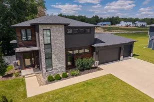 102 Raef Rd, Downs, IL 61736 - Photo 3