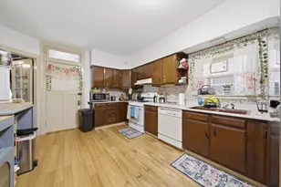 5723 N Talman Ave, Chicago, IL 60659 - Photo 9