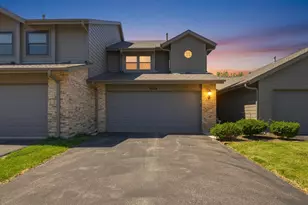 8044 Wildwood Ln, Darien, IL 60561 - Photo 1