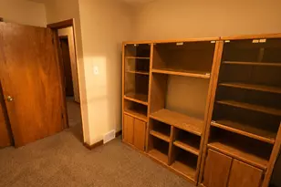 320 De Soto St, Ottawa, IL 61350 - Photo 9