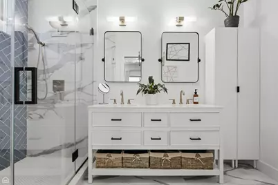 1369 W Hubbard Street #1W, Chicago, IL 60642 - Photo 17