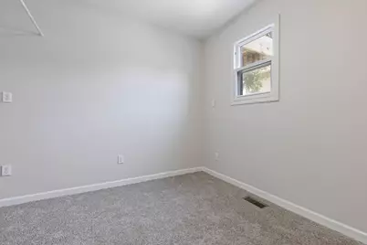 135 S 8th Street, South Beloit, IL 61080 - Photo 9