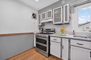472 Douglas Rd, Batavia, IL 60510 - Photo 9