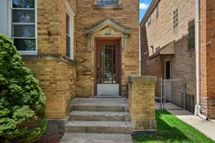 5922 N Melvina Ave, Chicago, IL 60646 - Photo 3