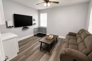 2204 Seaton Ave, Joliet, IL 60431 - Photo 3