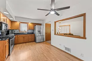 16036 Pine Dr, Tinley Park, IL 60477 - Photo 7