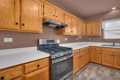 300 Turnbridge Drive, Shorewood, IL 60404 - Photo 13
