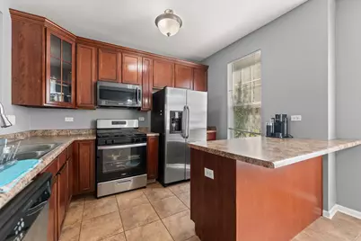 337 N Commerce Street, Aurora, IL 60504 - Photo 9