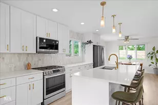 6509 Taylor Dr, Woodridge, IL 60517 - Photo 9