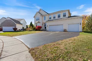 9 Lake Plumleigh Ct, Algonquin, IL 60102 - Photo 3