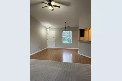 385 Sandhurst Circle #4, Glen Ellyn, IL 60137 - Photo 3