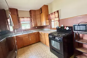 1114 Garfield Ave, Belvidere, IL 61008 - Photo 9