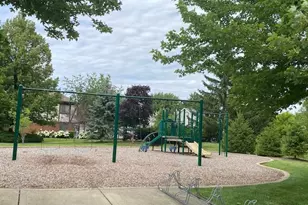 1390 Scarboro Rd, Schaumburg, IL 60193 - Photo 17