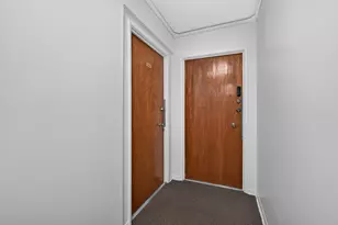 415 S Maple Ave, Oak Park, IL 60302 - Photo 3