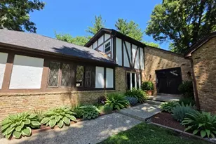 710 Apache Dr, Forsyth, IL 62535 - Photo 3