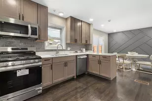 9432 S Bishop St, Chicago, IL 60620 - Photo 13