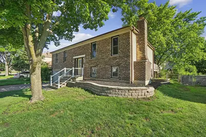 532 Iroquois Trail, Carol Stream, IL 60188 - Photo 3
