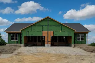 162 S Llanos St, Cortland, IL 60112 - Photo 3