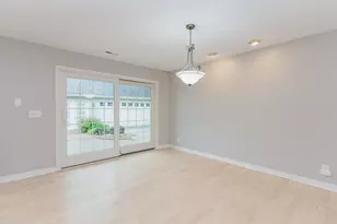525 Briarcliff Ln, Hoffman Estates, IL 60169 - Photo 7