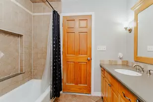 525 Briarcliff Ln, Hoffman Estates, IL 60169 - Photo 19