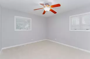 525 Briarcliff Ln, Hoffman Estates, IL 60169 - Photo 13
