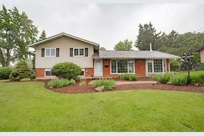 525 Briarcliff Lane, Hoffman Estates, IL 60169 - Photo 1