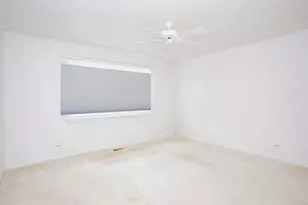1920 Crescent Ln, Hoffman Estates, IL 60169 - Photo 15