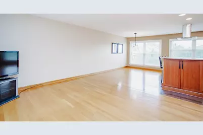 1920 Crescent Lane, Hoffman Estates, IL 60169 - Photo 7