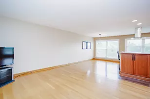 1920 Crescent Ln, Hoffman Estates, IL 60169 - Photo 7