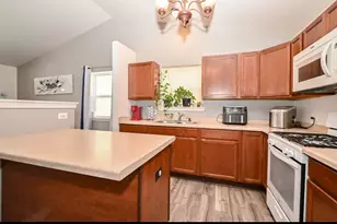 1425 N McAree Rd, Waukegan, IL 60085 - Photo 7