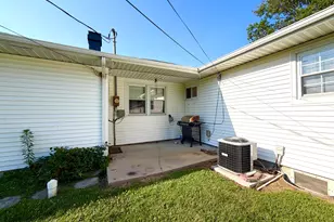 1402 Jonquil St, Centralia, IL 62801 - Photo 13
