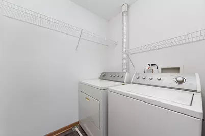 690 Lincoln Station Drive, Oswego, IL 60543 - Photo 17