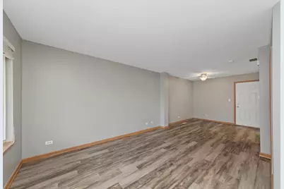 690 Lincoln Station Drive, Oswego, IL 60543 - Photo 9