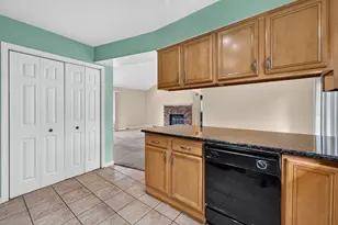 1858 Golf View Dr, Bartlett, IL 60103 - Photo 11