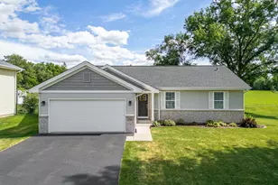 701 Mallard Rd, Winnebago, IL 61088 - Photo 1