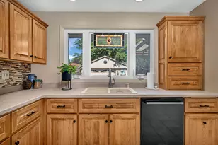 14548 Knox Ave, Midlothian, IL 60445 - Photo 9