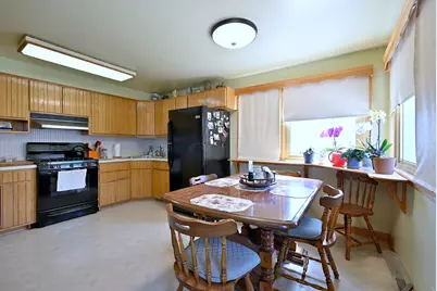 8925 S 49th Court, Oak Lawn, IL 60453 - Photo 9