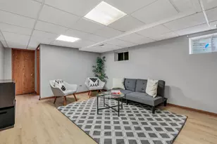 90 Southfield Dr, Vernon Hills, IL 60061 - Photo 33