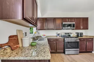90 Southfield Dr, Vernon Hills, IL 60061 - Photo 7
