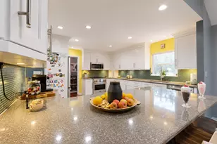 579 Hempstead Ave, Naperville, IL 60565 - Photo 9
