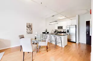 437 W Division St, Chicago, IL 60610 - Photo 3