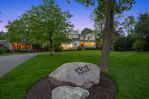 1303 N Cross St, Wheaton, IL 60187 - Photo 3