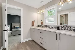 1303 N Cross St, Wheaton, IL 60187 - Photo 25