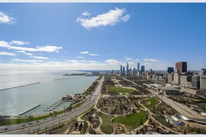 360 E Randolph Street #4203, Chicago, IL 60601 - Photo 29
