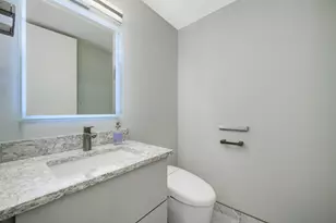 360 E Randolph St, Chicago, IL 60601 - Photo 13