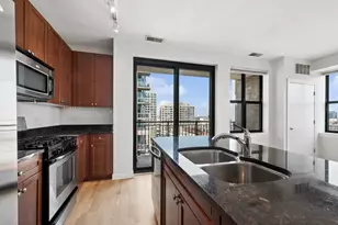 451 W Huron St, Chicago, IL 60654 - Photo 7
