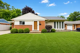 427 E Atwater Ave, Elmhurst, IL 60126 - Photo 1
