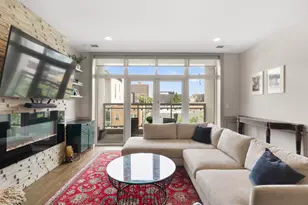 1601 W Pearson St, Chicago, IL 60622 - Photo 3