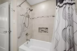 5425 W 83rd Pl, Burbank, IL 60459 - Photo 9