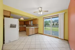5425 W 83rd Pl, Burbank, IL 60459 - Photo 3